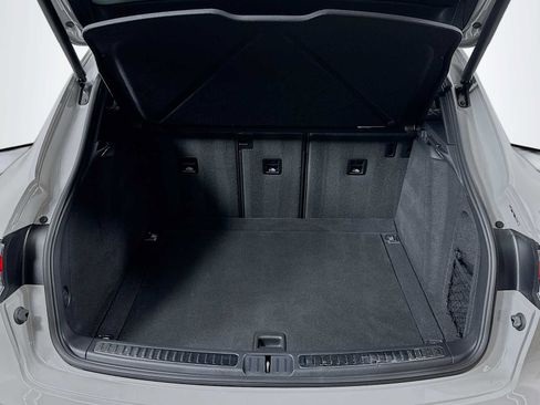 Certified 2026 Porsche Macan AWD/4WD image 27