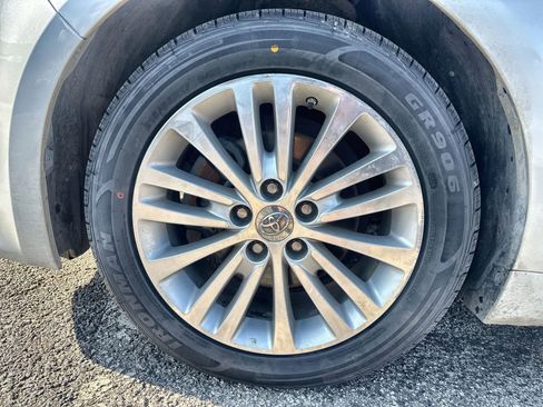 Used 2014 Toyota Avalon Limited w/ Technology Package FWD image 19
