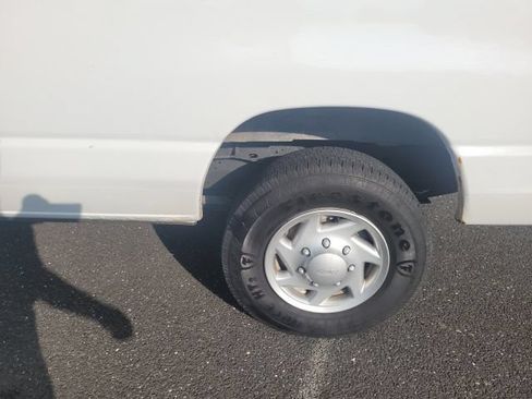 Used 2014 Ford E-350 and Econoline 350 Super Duty RWD image 22