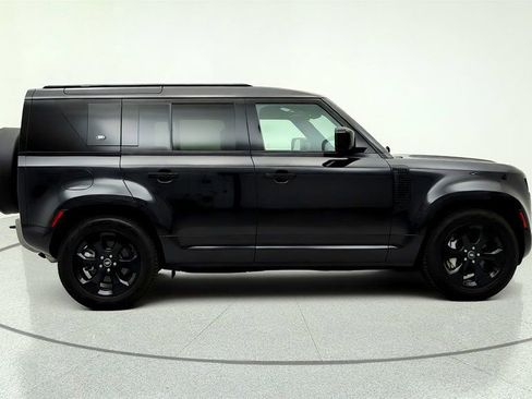 Used 2023 Land Rover Defender 110 X-Dynamic SE AWD/4WD image 4