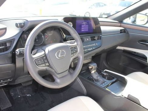 Used 2023 Lexus ES 300h w/ Premium Package FWD image 12