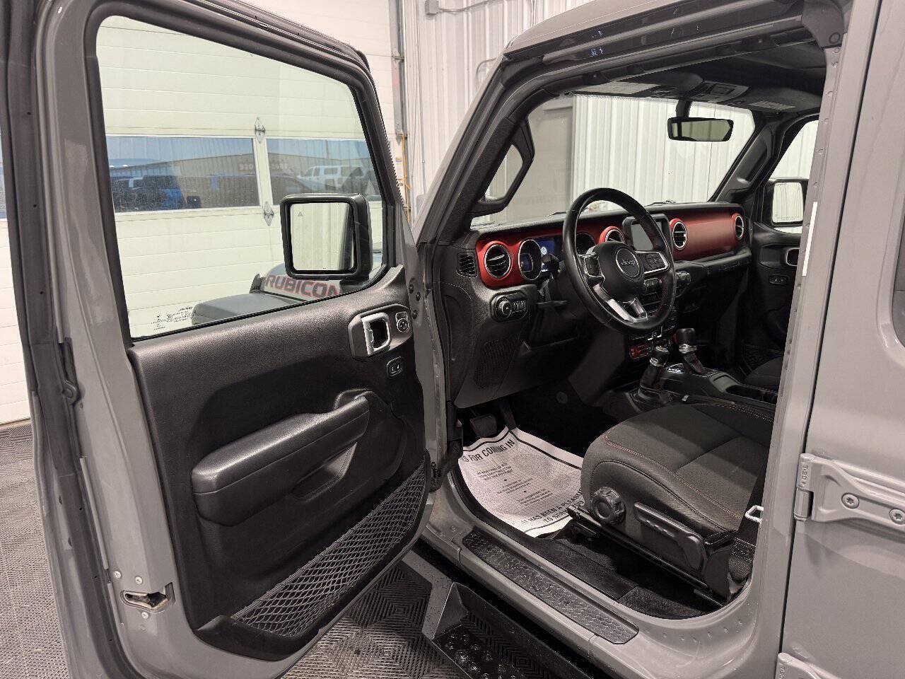 Used 2019 Jeep Wrangler Unlimited Rubicon w/ Uconnect 4C Nav & Sound Group AWD/4WD image 10