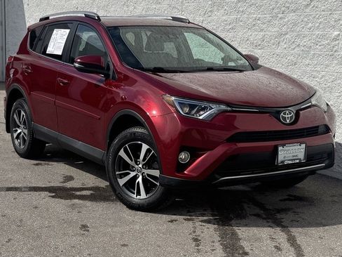 Used 2018 Toyota RAV4 XLE image 2