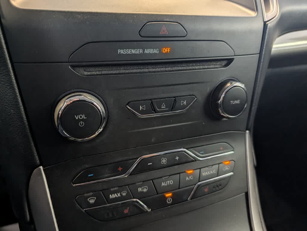 Used 2017 Ford Edge SEL w/ Equipment Group 201A AWD/4WD image 18