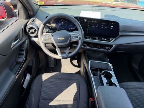 Certified 2025 Chevrolet Traverse LT w/ Driver Confidence Package FWD image 14