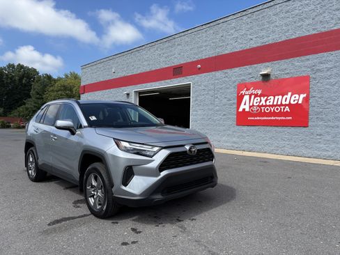 Used 2026 Toyota Highlander XLE AWD/4WD image 1