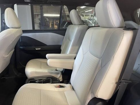 Used 2026 Lexus TX 350 AWD w/ Technology Package image 17