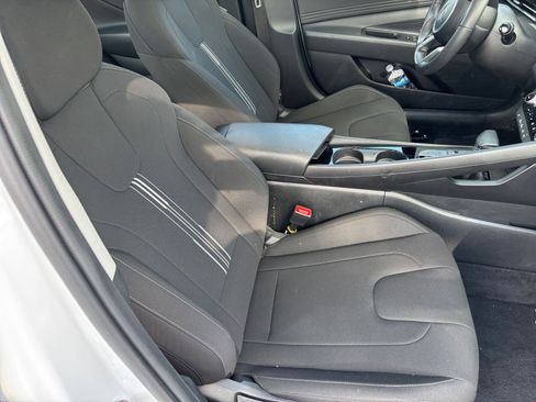 Used 2025 Hyundai Elantra SEL FWD image 37