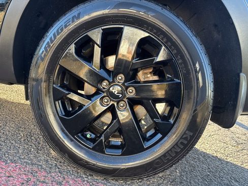 Used 2022 Kia Sorento S image 9