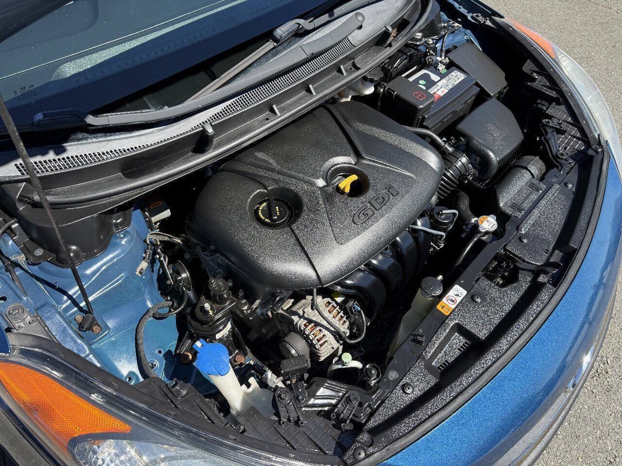 Used 2015 Hyundai Elantra GT w/ Option Group 02 FWD image 23