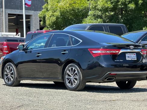 Used 2018 Toyota Avalon XLE FWD image 6
