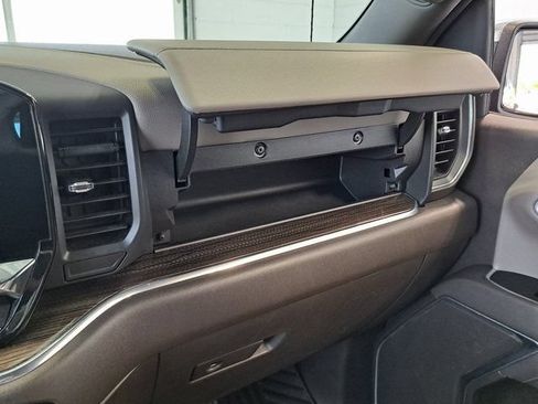 Used 2025 Chevrolet Silverado 1500 LT AWD/4WD image 17
