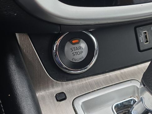 Used 2018 Nissan Murano SV w/ Premium Package image 28