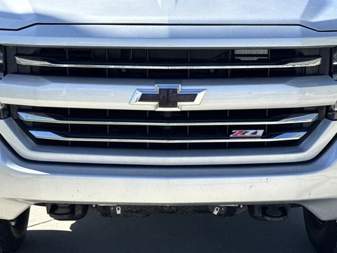 Used 2018 Chevrolet Silverado 1500 LTZ Z71 AWD/4WD image 9