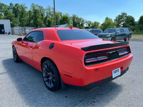 Used 2023 Dodge Challenger R/T RWD image 5