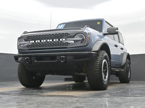 Used 2023 Ford Bronco Badlands image 25