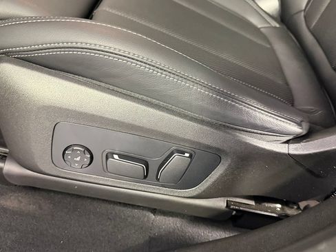 Used 2025 BMW X4 xDrive30i AWD/4WD image 26