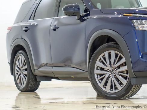 Used 2023 Nissan Pathfinder SL w/ SL Premium Package AWD/4WD image 4