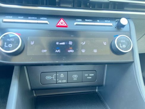 Used 2025 Hyundai Sonata SEL FWD image 16