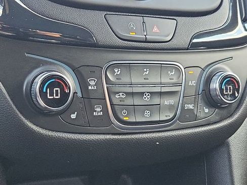 Used 2023 Chevrolet Equinox RS w/ LPO, Floor Liner Package image 19