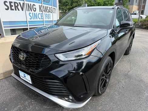 Used 2025 Toyota Highlander XSE AWD/4WD image 10