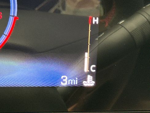 New 2025 Chevrolet Trax RS image 22