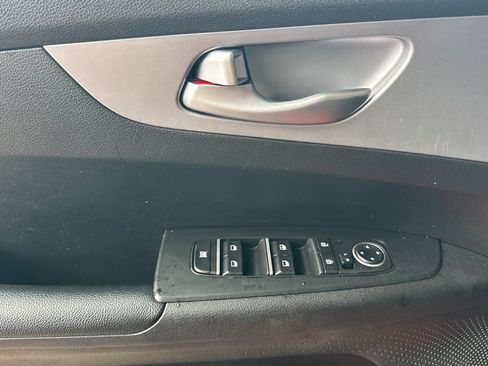 Used 2023 Kia Forte LXS image 11