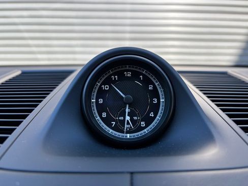 Certified 2025 Porsche Macan image 18