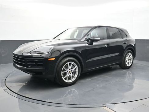 Certified 2024 Porsche Cayenne AWD/4WD image 1
