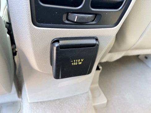 Used 2015 Ford Escape Titanium FWD image 9