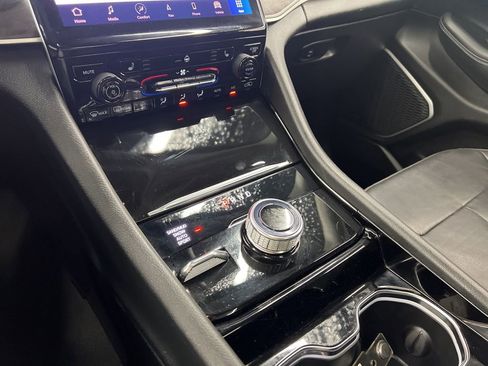 Used 2022 Jeep Grand Cherokee L Limited image 22