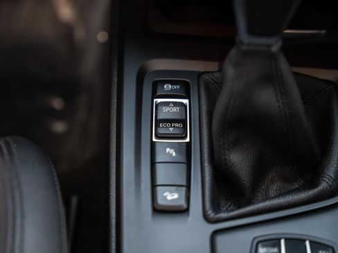 Used 2017 BMW X1 xDrive28i AWD/4WD image 32