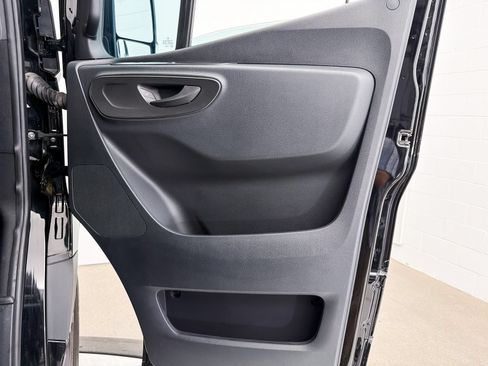 Used 2024 Mercedes-Benz Sprinter 2500 image 27