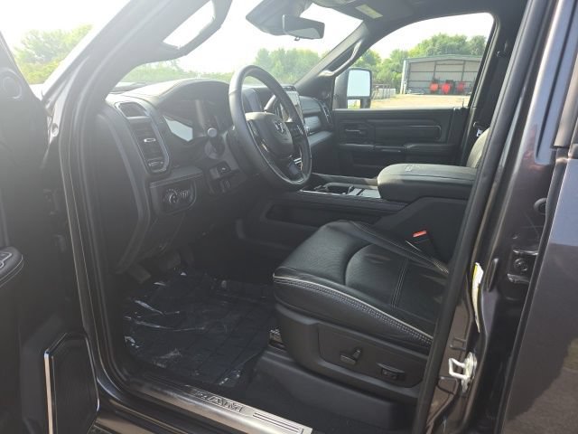 Used 2024 RAM 3500 Limited AWD/4WD image 13