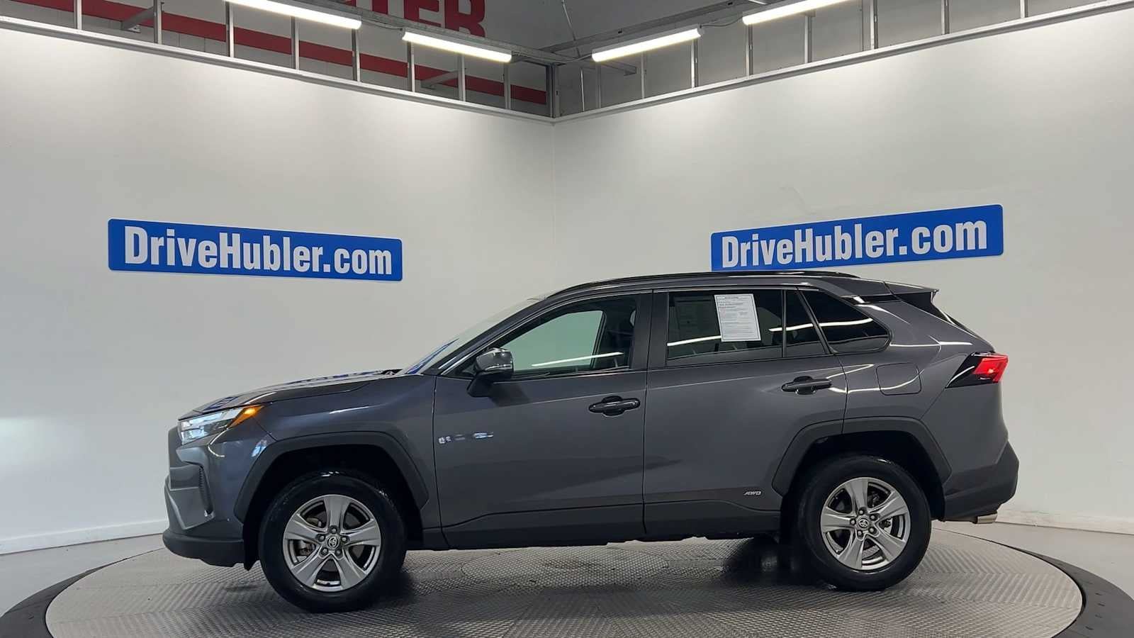 Used 2025 Toyota RAV4 XLE AWD/4WD image 5