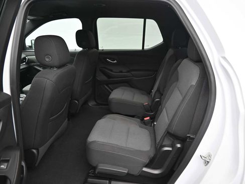 Used 2023 Chevrolet Traverse LT AWD/4WD image 7