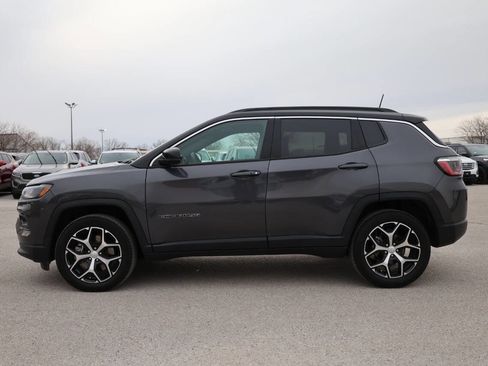 Used 2024 Jeep Compass Limited image 8