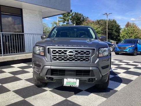 Used 2023 Nissan Frontier SV image 2