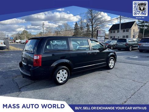 Used 2010 Dodge Grand Caravan SE image 4