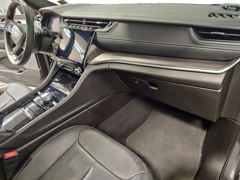 Used 2022 Jeep Grand Cherokee Overland AWD/4WD image 15