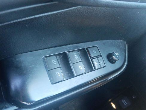 Used 2017 Toyota Highlander SE AWD/4WD image 18