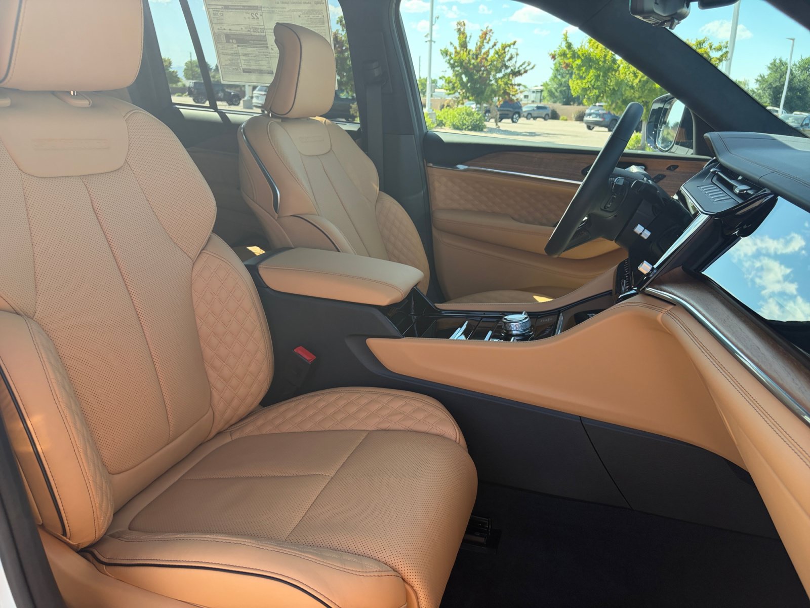 New 2026 Jeep Grand Cherokee Summit AWD/4WD image 32