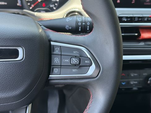 Used 2024 Jeep Compass Trailhawk AWD/4WD image 30