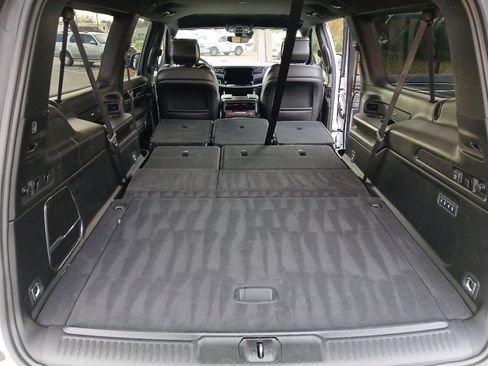 Used 2024 Jeep Wagoneer L 4WD image 28