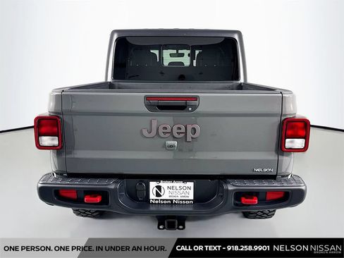 Used 2020 Jeep Gladiator Rubicon AWD/4WD image 6