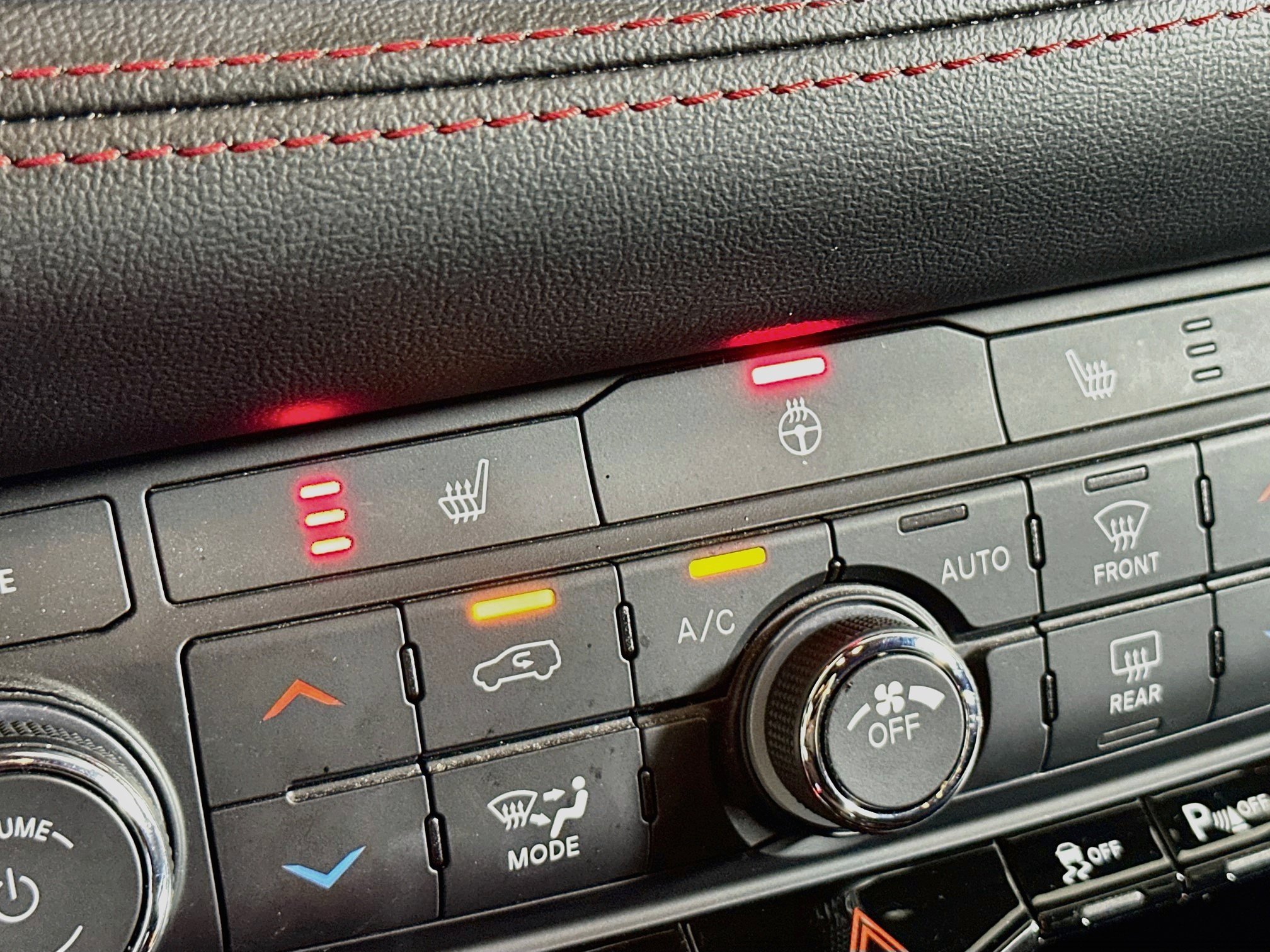 Used 2025 Dodge Durango GT RWD image 26