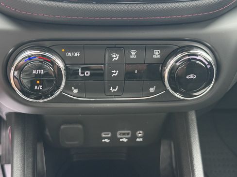 Used 2023 Chevrolet TrailBlazer RS w/ Convenience Package AWD/4WD image 27