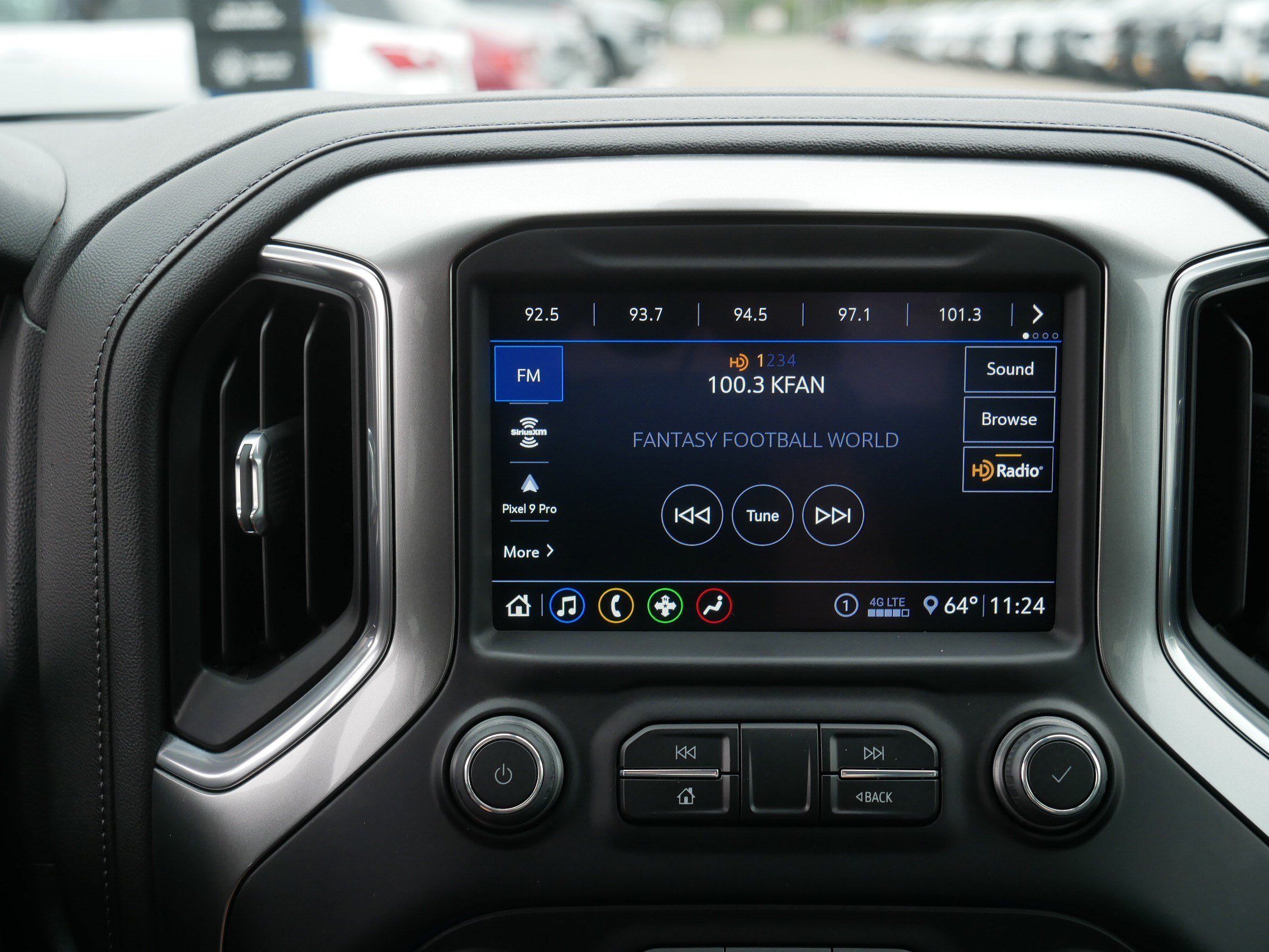 Used 2020 Chevrolet Silverado 1500 LT w/ All-Star Edition AWD/4WD image 22