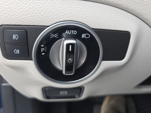 Used 2020 Mercedes-Benz GLA 250 4MATIC w/ Premium Package image 25