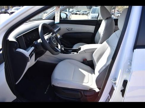 New 2025 Hyundai Tucson SE image 14